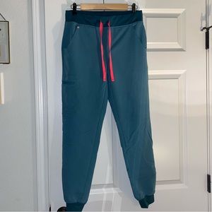 FIGS Zamora Jogger Scrubs Pants in Hydrogreen- Size Small
